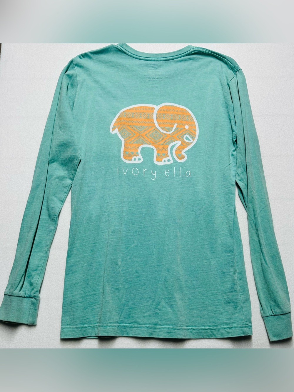 Ivory Ella Women’s Small Mint Green Long Sleeve Elephant Graphic Tee